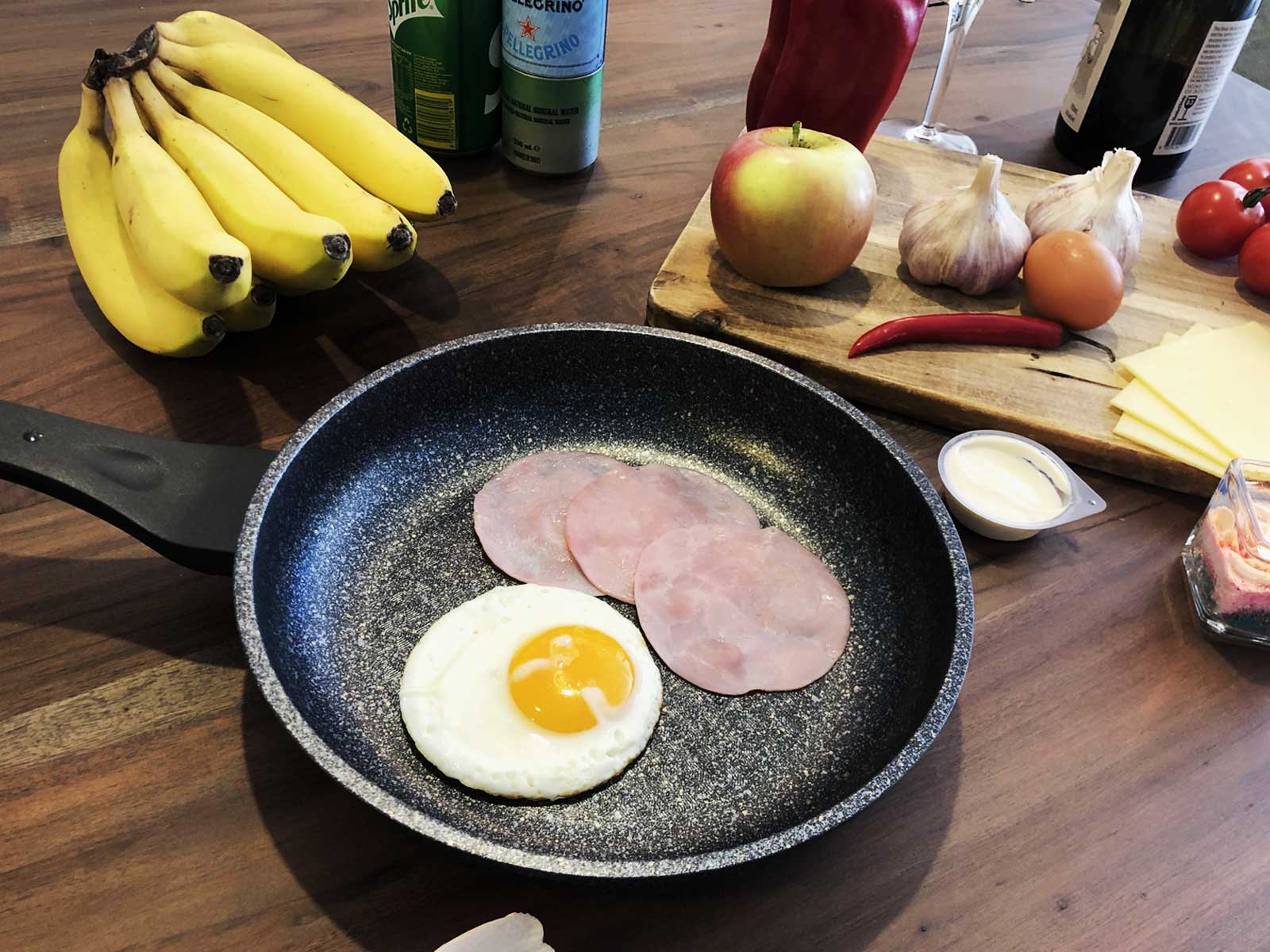 Frying pan image 3